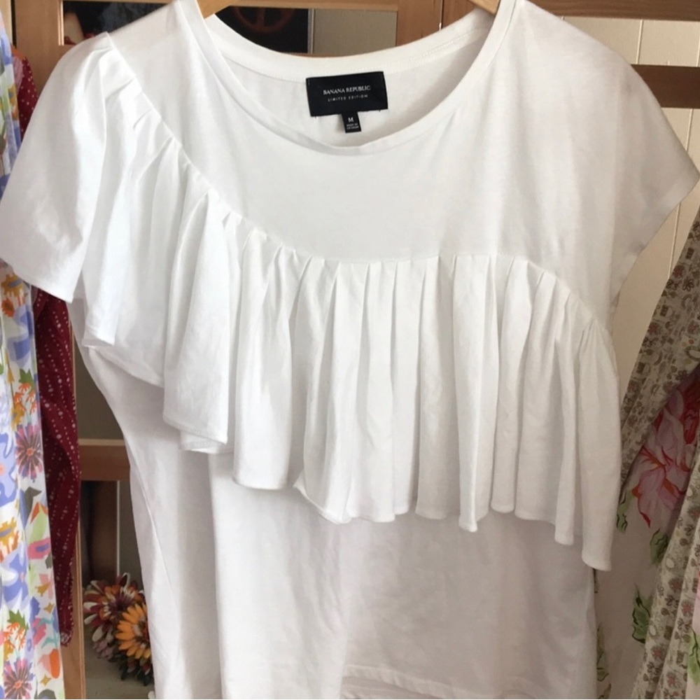 Banana Republic Asymmetrical s/s Top
